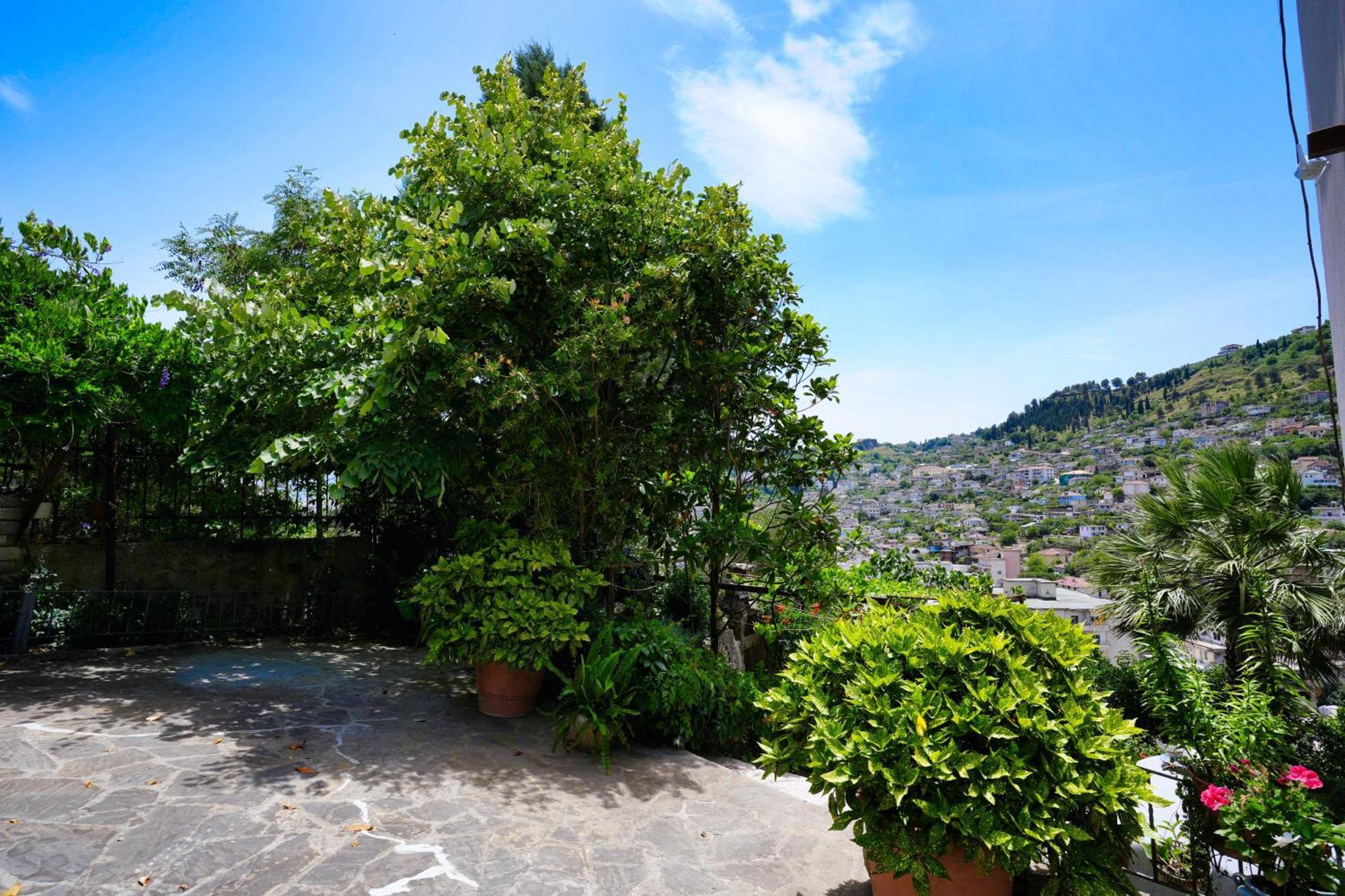 Vila Banushi Gjirokaster Exterior photo